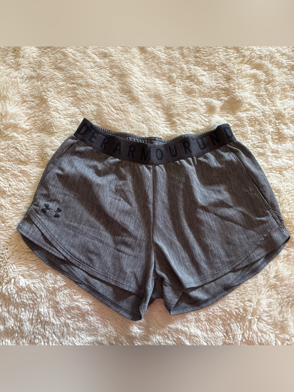 Under Armour Women's Dark Gray Athletic Shorts with Pockets, Size XS